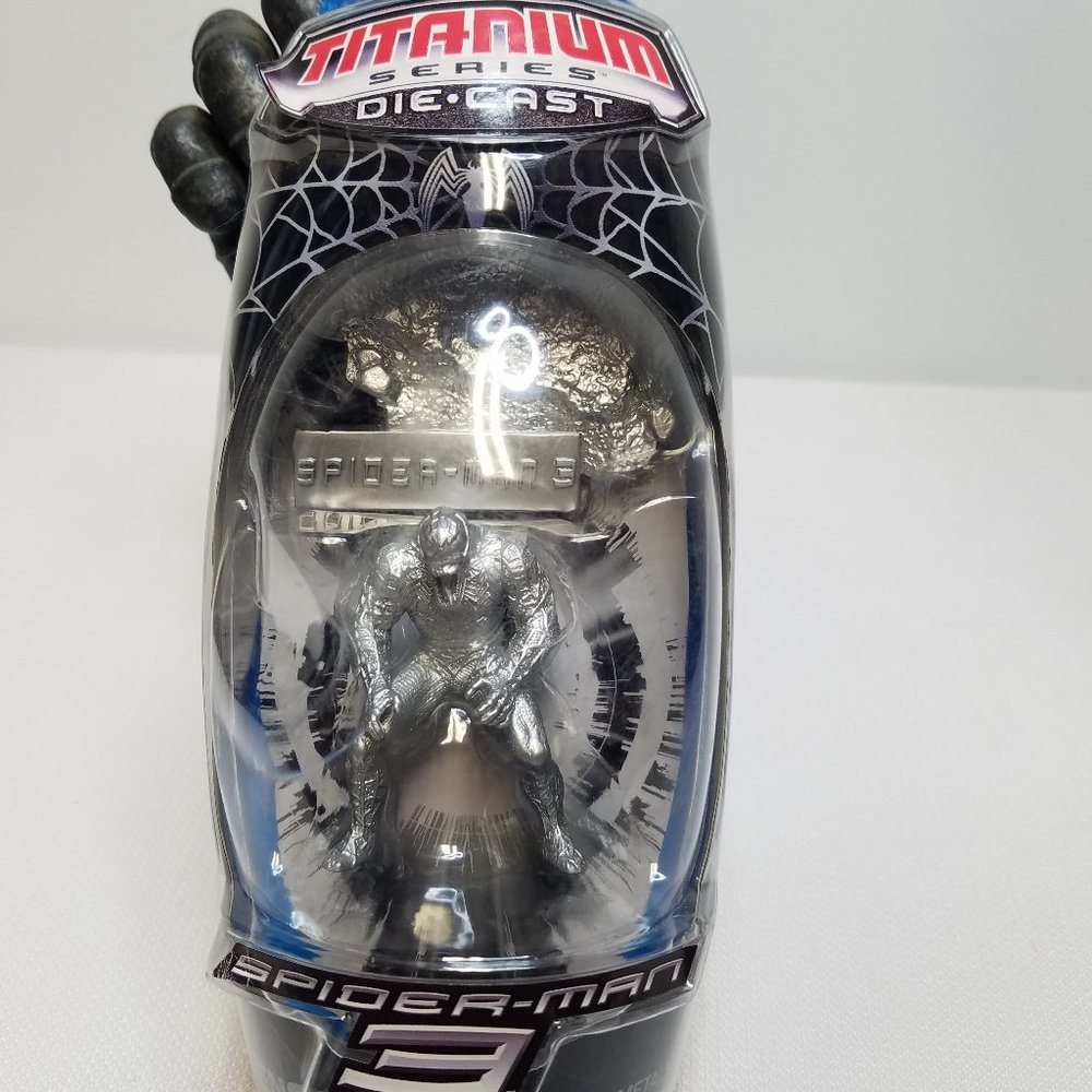 Hasbro Titanium Diescast series Venom Spider-man 3